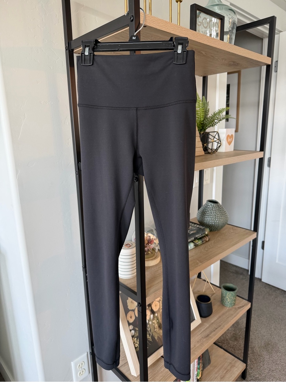 Black Lululemon Wunder Under high-rise leggings #activewear